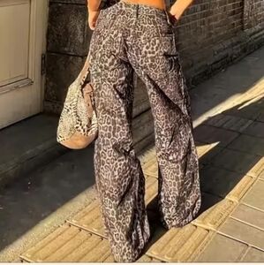 NeW ! 2 Left!!  Boho Leopard Print Barrel Jeans